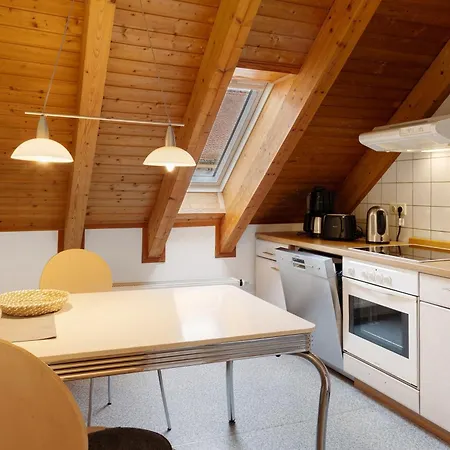 Kastanie Apartman *